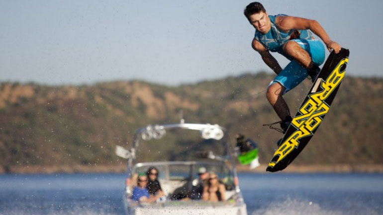 Ρόδος: Τραυματίστηκε χειριστής θαλάσσιου μέσου αναψυχής στο Φαληράκι