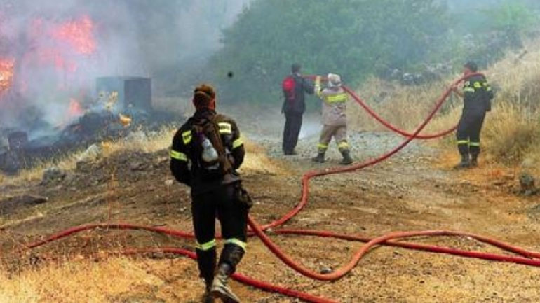 Ηράκλειο: Οι πυροσβέστες δάμασαν τις φλόγες στον Προφήτη Ηλία