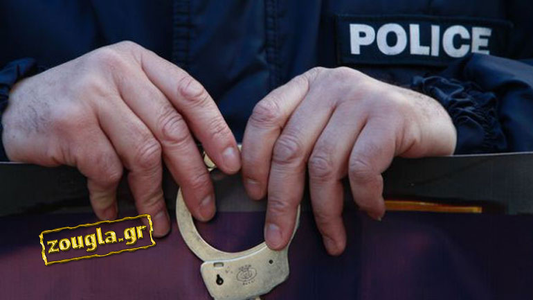 Χειροπέδες στον διοικητή Καλαμάτας μετά από μήνυση δικηγόρου