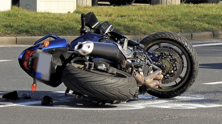 Σύγκρουση Ι.Χ. με μοτοσικλέτα στο Λασίθι