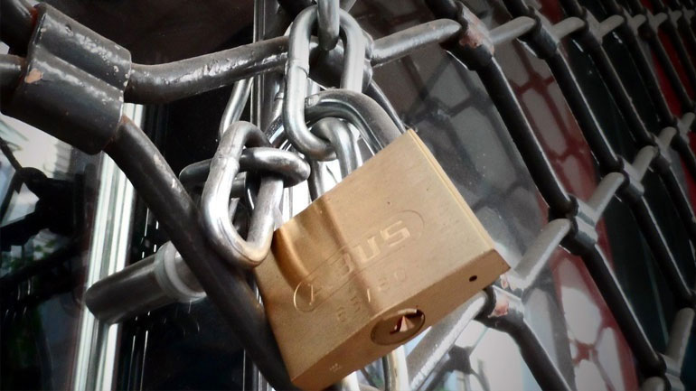 Θεσσαλονίκη: Καταδικάστηκε ο ιδιοκτήτης ταβέρνας που παραβίασε 48ωρο «λουκέτο» Θεσσαλονίκη: Καταδικάστηκε ο ιδιοκτήτης ταβέρνας που παραβίασε 48ωρο «λουκέτο»