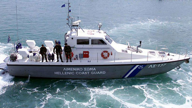 Πρέβεζα: Στις φλόγες θαλαμηγός, σώοι οι έξι επιβάτες