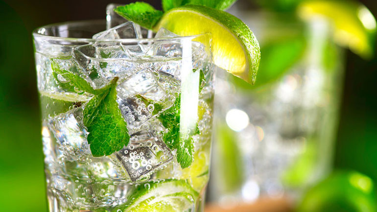 Αλκοόλ: Σε ποια ποσότητα θέτει σε κίνδυνο τους πνεύμονες