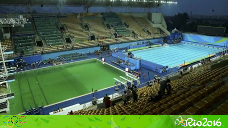 Καταδύσεις: Πρασίνισε το νερό στο κολυμβητήριο «Μαρία Λενκ»