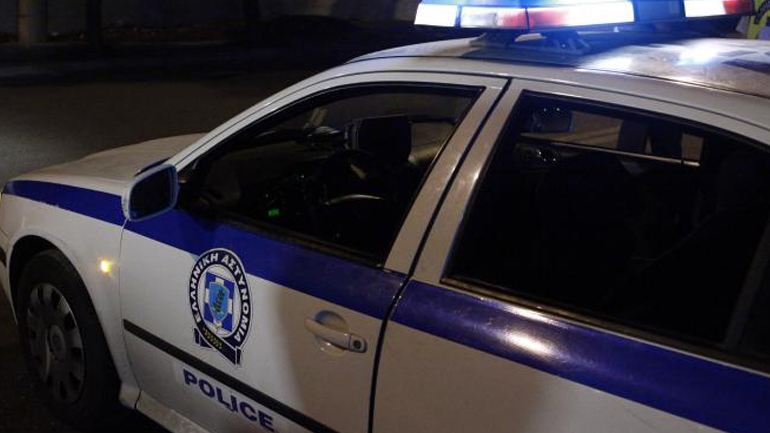 Συνελήφθη 39χρονη για απόπειρα ανθρωποκτονίας κατά του συντρόφου της στην Παλλήνη