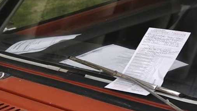 Θεσσαλονίκη: Από τον Σεπτέμβριο θα αφαιρούνται οι πινακίδες για παράνομη στάθμευση