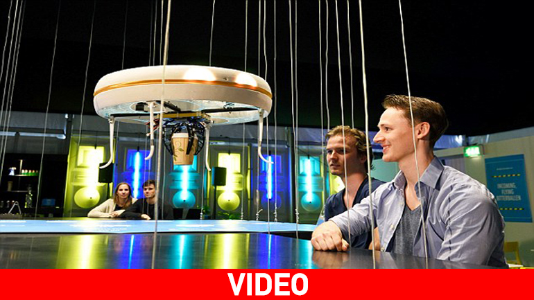 Το πρώτο drone-σερβιτόρος σε καφέ είναι γεγονός! Θαυμάστε το(ν)!