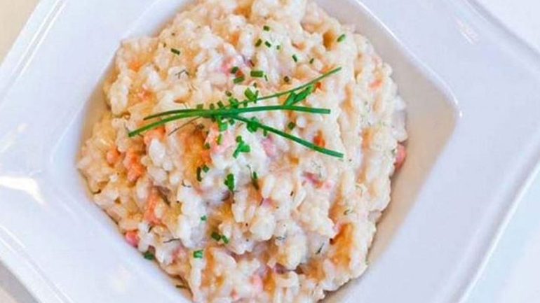 Ριζότο με σολομό και αμύγδαλα