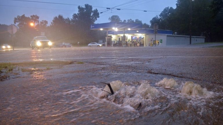 Ισχυρές πλημμύρες με τρεις νεκρούς στις νότιες ΗΠΑ