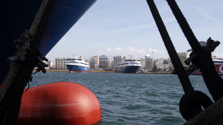 Ταλαιπωρία στα λιμάνια