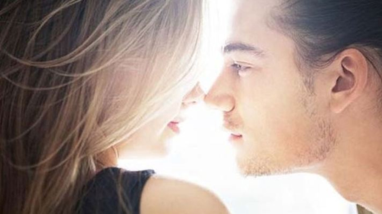 Όταν κάνεις μια σχέση χάνεις κατά μέσο όρο δύο στενούς σου φίλους!