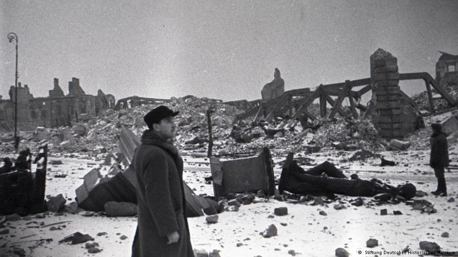 Φωτογραφικό ντοκουμέντο από την Πολωνία. Η χώρα καταστράφηκε όσο λίγες κατά το Β΄ Παγκόσμιο Πόλεμο