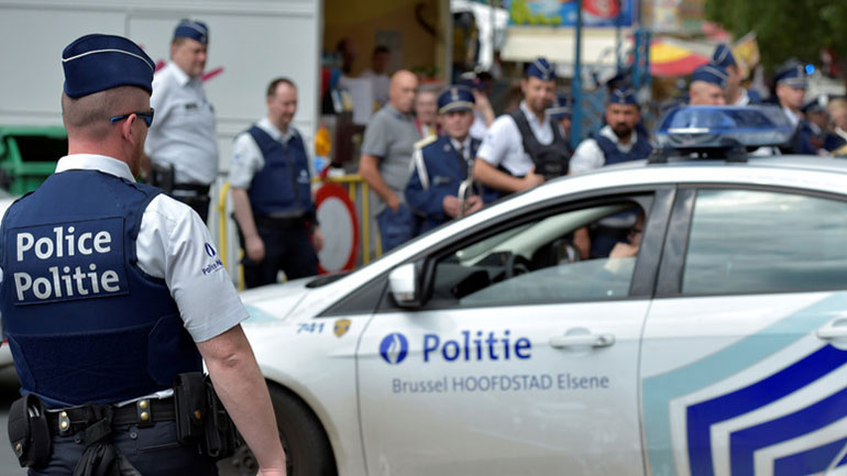 Ένοπλος άνδρας σκορπίζει τον πανικό στη Γάνδη