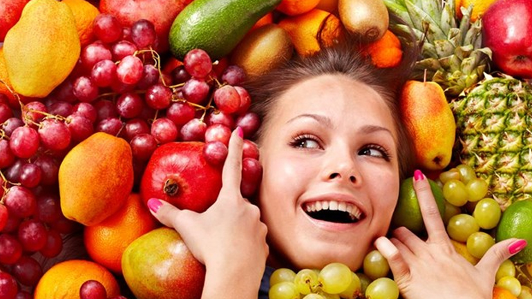 Μια ιδανική διατροφή για το καλοκαίρι με γεύματα εκτός σπιτιού