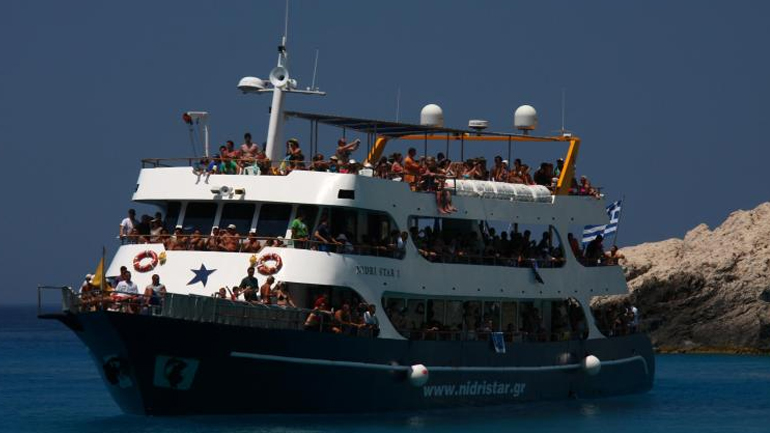 Λευκάδα: Επιβατηγό πλοίο έμεινε από…καύσιμα