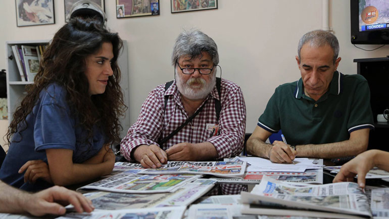 Συνελήφθησαν 24 δημοσιογράφοι της φιλοκουρδικής εφημερίδας Ozgur Gundem