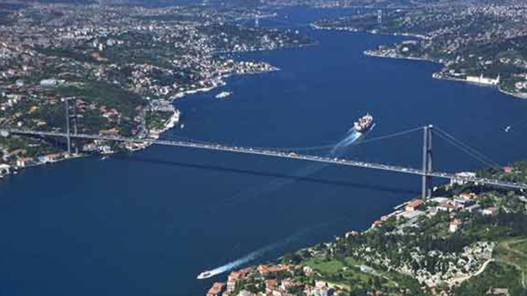 Τρεις νεκροί ακτοφύλακες από σύγκρουση πλοίων στο Βόσπορο