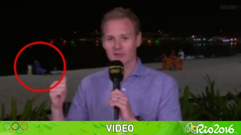 Ο ρεπόρτερ του BBC αναγκάστηκε να… “καλύψει” ζευγάρι σε δημόσιες τρυφερές στιγμές