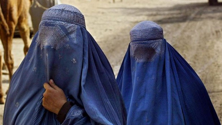 DW: Προς μερική απαγόρευση της μπούρκας η Γερμανία