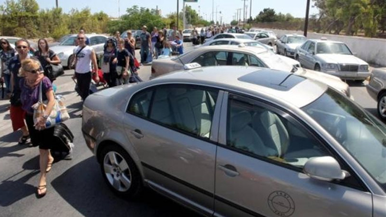 Γερμανός τουρίστας σε οδηγό ταξί: Δεν σε πληρώνω γιατί χρωστάτε στη χώρα μου