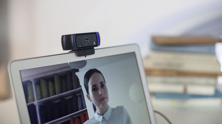 Σοβαρά κολλήματα σε web cameras προκαλεί το Anniversary Update των Windows