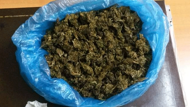 Θεσσαλονίκη: Έκρυβε στη βαλίτσα του 12 κιλά κάνναβης