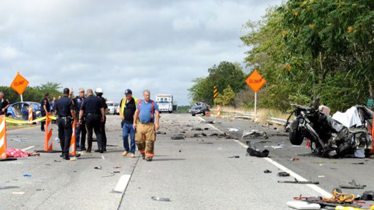 Φονική καραμπόλα με τουλάχιστον 3 νεκρούς και 8 τραυματίες στο Long Island