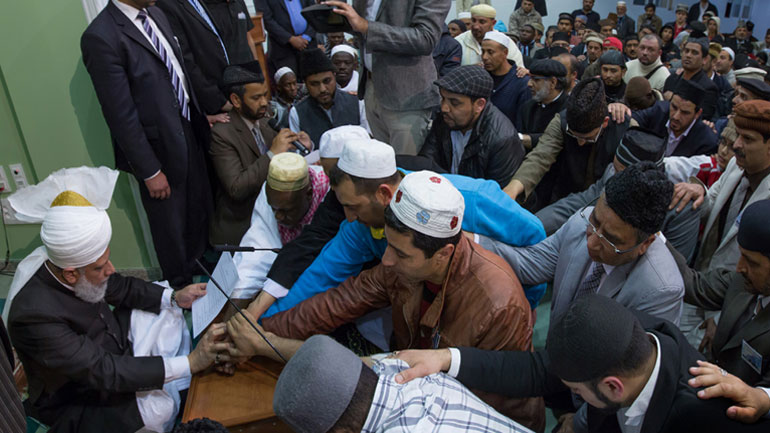 Καταδίκη της τρομοκρατίας και του εξτρεμισμού από τους μουσουλμάνους Αχμαντίγια