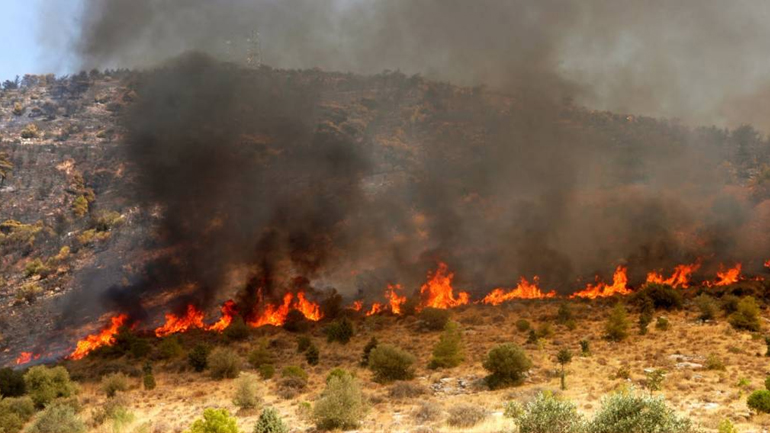 Νέα πύρινα μέτωπα σε Αύρα Φαρσάλων και Χιονοχώρι Σερρών