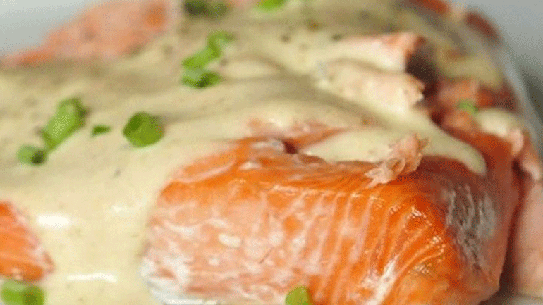 Τρυφερά φιλέτα ψαριού με λευκή σάλτσα