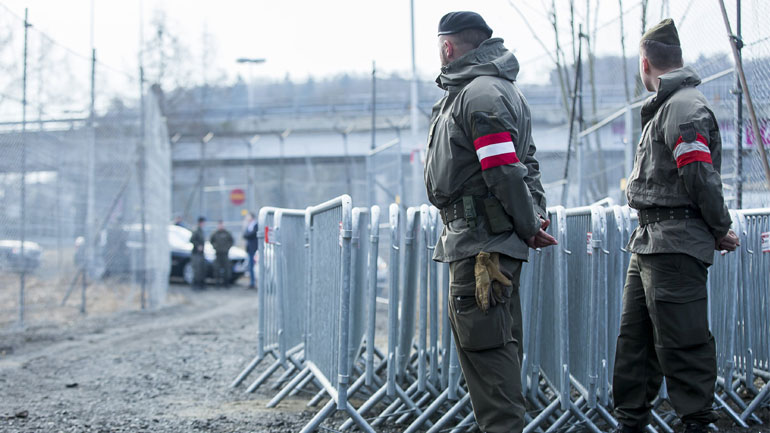 ΣΥΡΙΖΑ: «Η Ν.Δ. αναπαράγει ακροδεξιές θέσεις στο προσφυγικό»