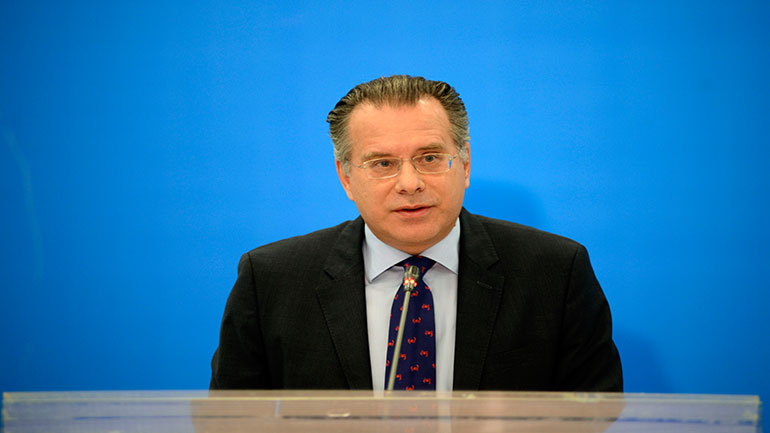 Κουμουτσάκος: Δεν υπάρχουν καραμανλικοί και μητσοτακικοί… Αυτά είναι ανοησίες