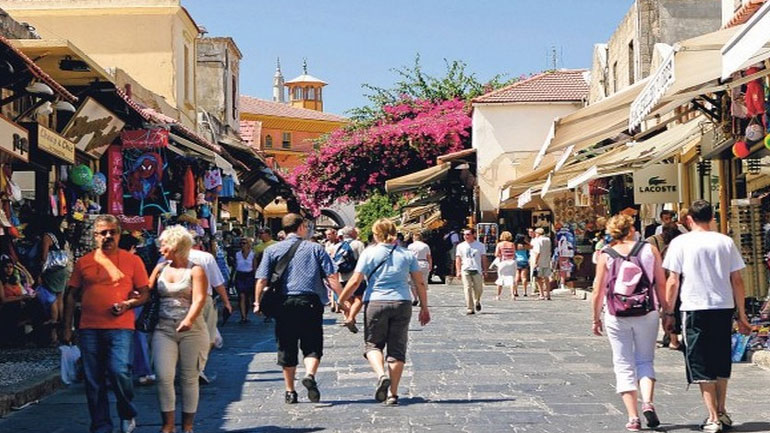 Ρόδος: Οι εστιάτορες παραπονιούνται για το σύστημα all inclusive