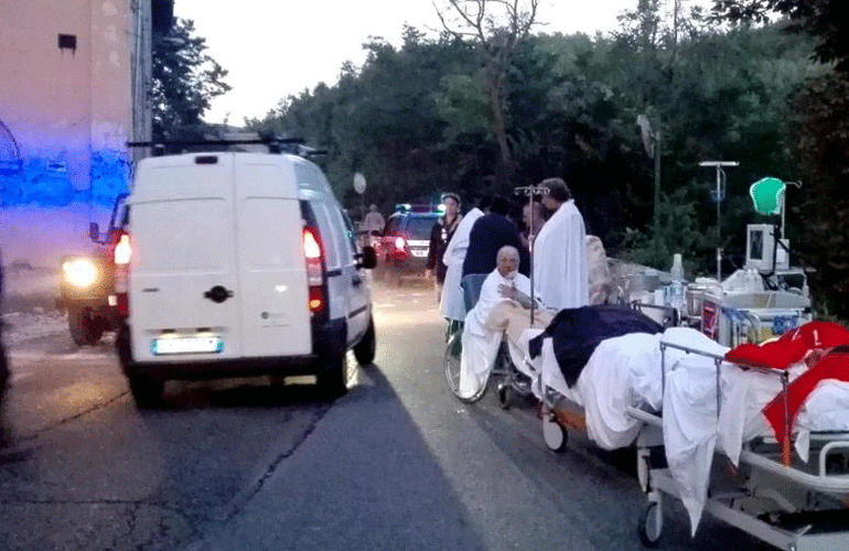 Φορεία στη μέση του δρόμου