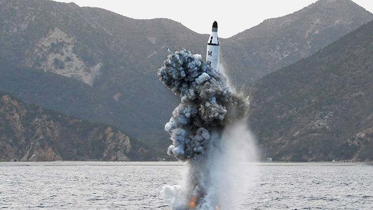 Βόρεια Κορέα: Εκτόξευσε βαλλιστικό πύραυλο από υποβρύχιο