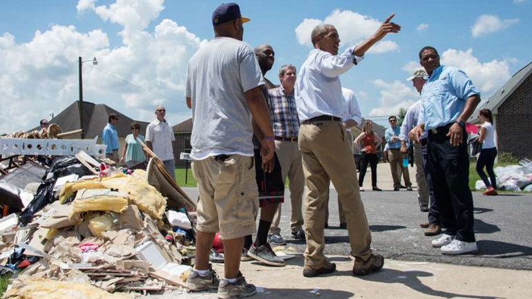 ΗΠΑ: Τους πλημμυροπαθείς στην Λουιζιάνα επισκέφθηκε ο Ομπάμα