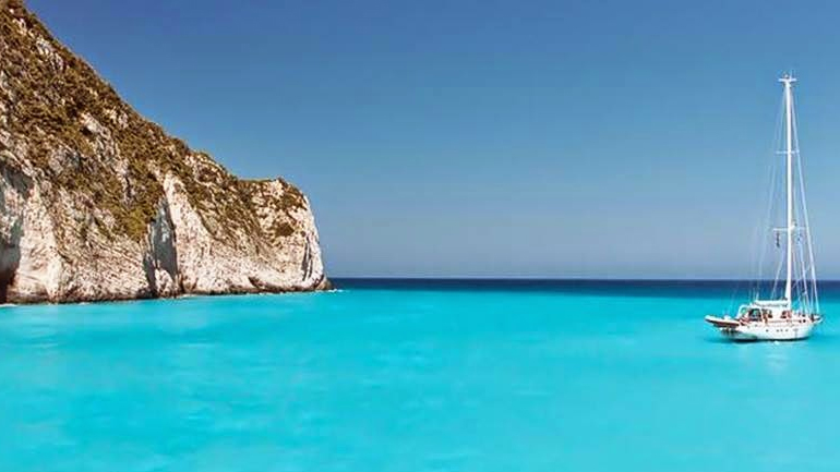 «Ψηφίζουν» Ελλάδα τρεις στους πέντε Ρουμάνους που ταξιδεύουν στο εξωτερικό