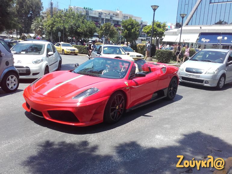 Μία από τις 499 στον κόσμο Ferrari F430 scuderia spyder 16M στην περιοχή της Γλυφάδας