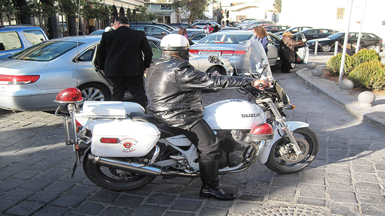 Ένας νεκρός από την επίθεση στο Αμερικάνικο Πανεπιστήμιο στην Καμπούλ