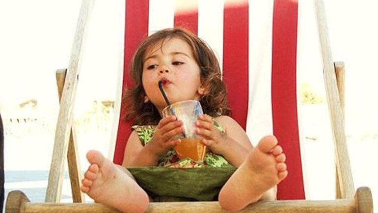 Βρετανία: Φόρο στα αναψυκτικά για να αντιμετωπίσουν την παιδική παχυσαρκία