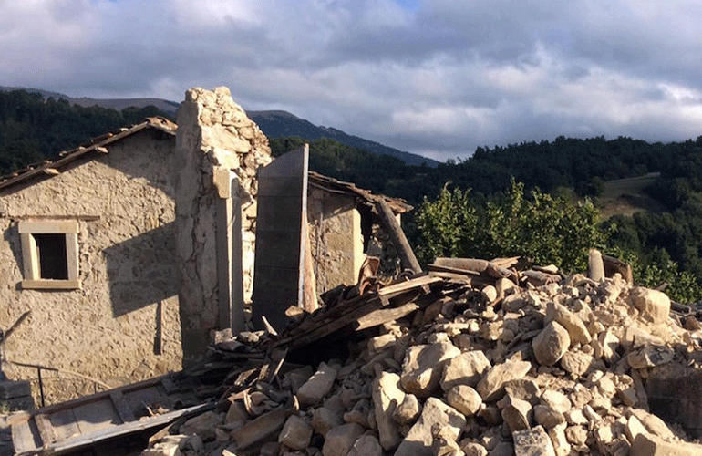 Καταστροφές σε πέτρινα σπίτια