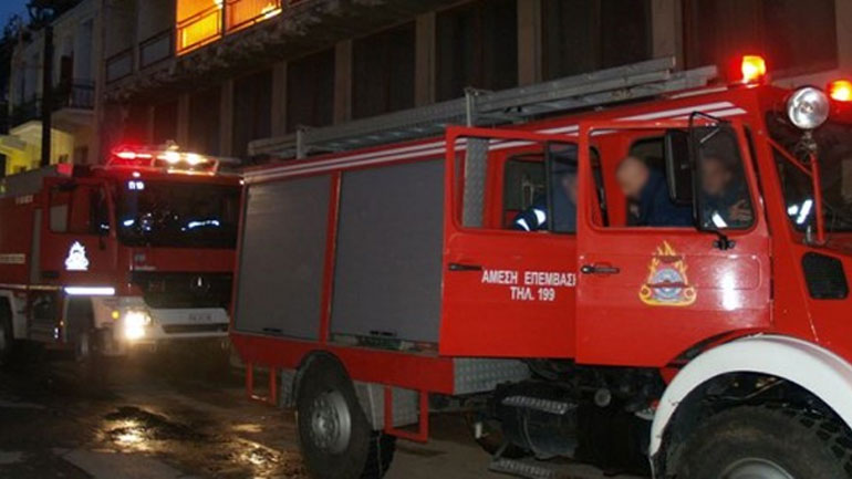 Ηράκλειο: Αποθήκη με ζωοτροφές παραδόθηκε στις φλόγες