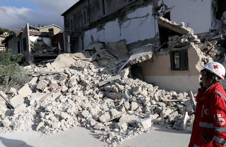 Ερρείπια στο Ακούμολι