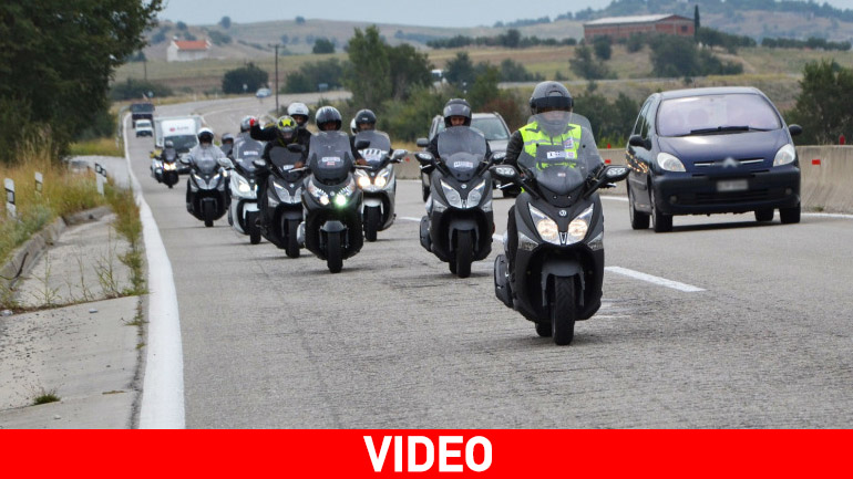 Ταξιδιωτικό 3.000 χλμ. με 25 scooters!