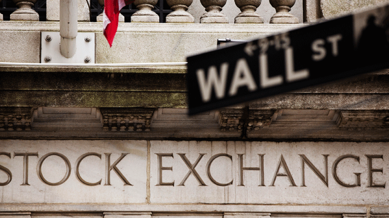 Οριακές διακυμάνσεις στη Wall Street