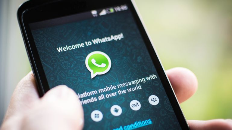 Το WhatsApp θα μοιράζεται τα δεδομένα των χρηστών με το Facebook