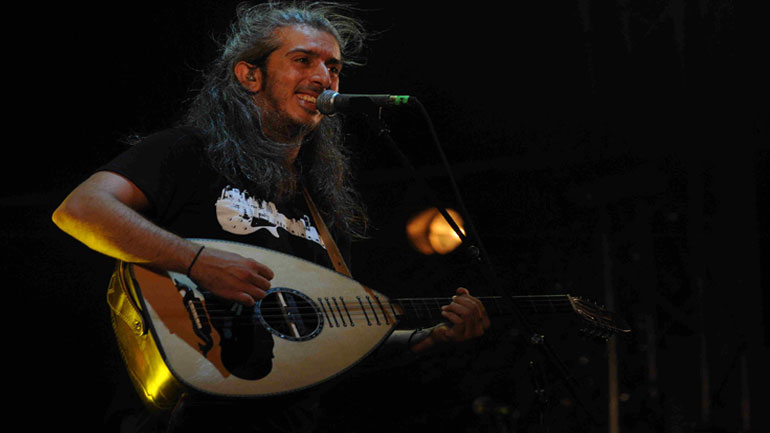 Ο Γιάννης Χαρούλης στο Γκάζι