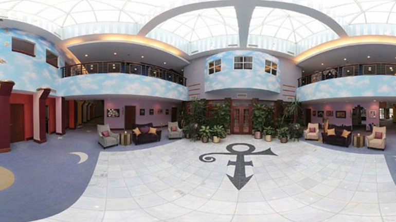 Σε μουσείο μετατρέπεται η έπαυλη του Prince