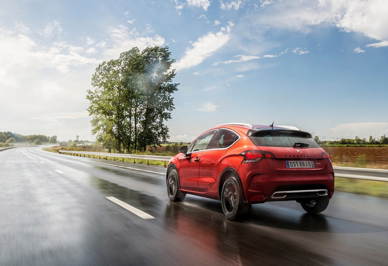 To DS4 Crossback είναι ένα πολύ ξεχωριστό μοντέλο. Το καταλαβαίνεις με την πρώτη ματιά...