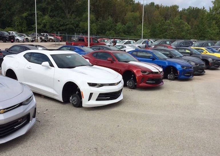 Να πας πρωί - πρωί στην δουλειά σου κια να αντικρίσεις αυτή την εικόνα...